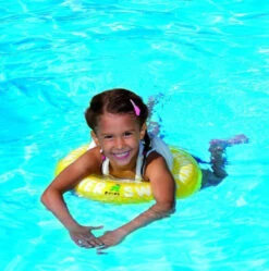 Freds Swim Academy Swimtrainer Classic Yellow 4 - 8 Jr (20-36 Kg) 10330 12 Freds Swim Academy Swimtrainer Classic Yellow 4 - 8 Jr (20-36 Kg) 10330 -Babyproducten Winkel 812lege mpl. sl1500