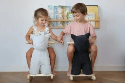 Label Label Hond Grijs Hobbeldier LLRT-23169 5 Label Label Hond Grijs Hobbeldier LLRT-23169 -Babyproducten Winkel Label Label Hond Hobberldier sfeer 2