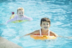 Freds Swim Academy Swimtrainer Classic Yellow 4 - 8 Jr (20-36 Kg) 10330 9 Freds Swim Academy Swimtrainer Classic Yellow 4 - 8 Jr (20-36 Kg) 10330 -Babyproducten Winkel Swimtrainer Oranje Geel 1