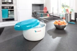 Badabulle Blauw Magnetron Stoom Sterilisator B003204 -Babyproducten Winkel b003204 sterilisateur micro ondes bleu gris lifestyle 07