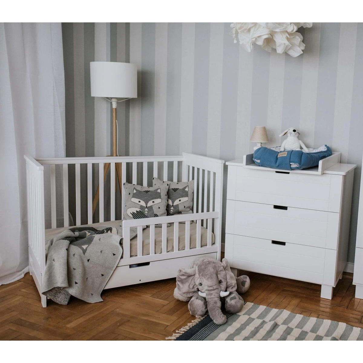 Babykamer Lieke Wit: Ledikant & Commode 1 Babykamer Lieke Wit: Ledikant & Commode