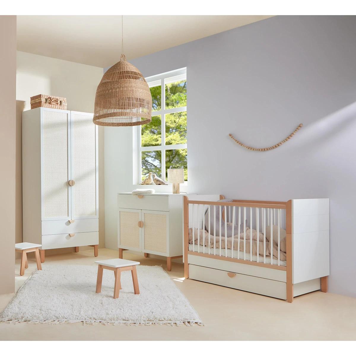 Bellamy Ratata Babykamer: Ledikant, Commode En 2-Deurskast 1 Bellamy Ratata Babykamer: Ledikant, Commode En 2-Deurskast