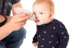 Bo Jungle B-Food Dispenser Grijs Knijpzakje B500630 -Babyproducten Winkel bo jungle b food dispenser grijs knijpzakje b500630 3