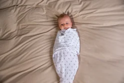 Bo Jungle B-Wrap Grey Feathers Small Wikkeldeken B172300 14 Bo Jungle B-Wrap Grey Feathers Small Wikkeldeken B172300 -Babyproducten Winkel bo jungle b wrap grey feathers small wikkeldeken b172300 3