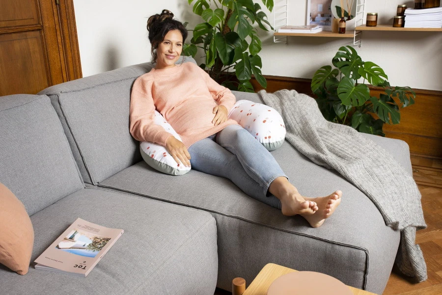 Doomoo Buddy Cherries Green Voedingskussen B27 2 Doomoo Buddy Cherries Green Voedingskussen B27 - Afbeelding 2