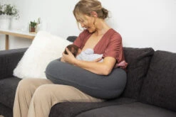 Doomoo Buddy Classic Anthracite Voedingskussen B12 -Babyproducten Winkel doomoo buddy classic anthracite voedingskussen b12 21