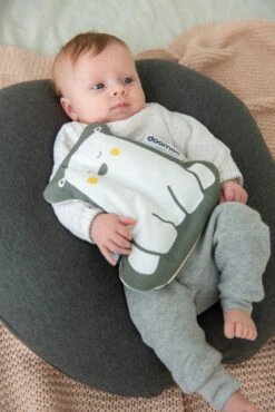 Doomoo Softy Chine Anthracite Voedingskussen S12 8 Doomoo Softy Chine Anthracite Voedingskussen S12 -Babyproducten Winkel doomoo lifestyle softy baby chine anthracite snoogy bear kep9926 rgb