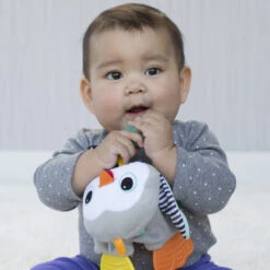 Infantino Cuddly Pinguin Bijtspeeltje BK-316329 -Babyproducten Winkel infantino cuddly pinguin bijtspeeltje bk 316329 5