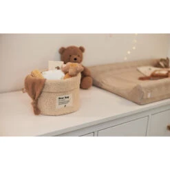 Jollein Boucle Biscuit Commodemandje 580-608-66067 -Babyproducten Winkel jollein boucle naturel commodemandje 580 608 66060 lifestyle 1