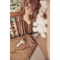 Jollein Stargaze Biscuit Dekbedovertrek En Sloop 100 X 140 Cm 003-005-66090 -Babyproducten Winkel jollein stargaze wild flowers dekbedovertrek en sloop 100 x 140 cm 003 005 66098 3