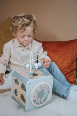 Label Label Nougat Houten Activiteitenkubus LLWT-37131 12 Label Label Nougat Houten Activiteitenkubus LLWT-37131 -Babyproducten Winkel label label blauw houten activiteitenkubus llwt 34307 5 1