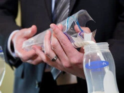 Lansinoh 50 Stuks Moedermelk Bewaarzakjes 40056 -Babyproducten Winkel lansinoh bewaarzakjes voor moedermelk4 1