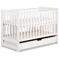 Babykamer Lieke Wit: Ledikant & Commode 19 Babykamer Lieke Wit: Ledikant & Commode -Babyproducten Winkel ledikant lieke wit 60x120 cm 1