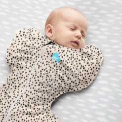 Love To Dream Swaddle Up 1.0 Animal Beige Small 3-6 Kg Inbakerslaapzak L1001252BGES -Babyproducten Winkel love to dream swaddle up 1.0 animal beige 3