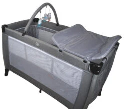Ding Estilo Melee Grey Ledikant En Reisbedje -Babyproducten Winkel mamaloes estilo m lee grey ledikant en reisbedje 2