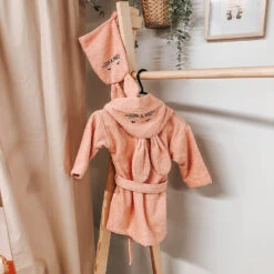 MamaLoes Konijn 0-1 Jaar Badjas ML 5033 13 MamaLoes Konijn 0-1 Jaar Badjas ML 5033 -Babyproducten Winkel mamaloes konijn 0 1 jaar badjas ml 5033 sfeer 02