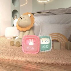 MOB Billy Terrazzo Mintgroen Klok En Nachtlampje BILLY-MTAE-01 -Babyproducten Winkel mob billy terrazzo klok en nachtlampje sfeer 2 1