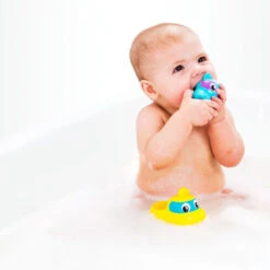 Playgro Rainy Raccoon Submarine Muzikaal Badspeeltje P4087629 16 Playgro Rainy Raccoon Submarine Muzikaal Badspeeltje P4087629 -Babyproducten Winkel playgro rainy raccoon submarine muzikaal badspeeltje p4087629 009