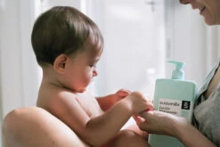 Suavinex 750ml Baby Bad Set SXSSET901747 13 Suavinex 750ml Baby Bad Set SXSSET901747 -Babyproducten Winkel suavinex baby 750ml hydraterende body lotion sxzcos066921 .sfeer 1 1