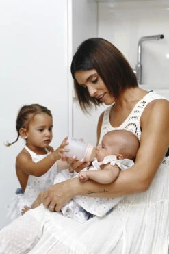 Suavinex Zero.Zero Anti-Colic Medium Flow Zuigfles 270ml SXZBRF050012 14 Suavinex Zero.Zero Anti-Colic Medium Flow Zuigfles 270ml SXZBRF050012 -Babyproducten Winkel suavinex zer .zer anti colic zuigfles 4 2