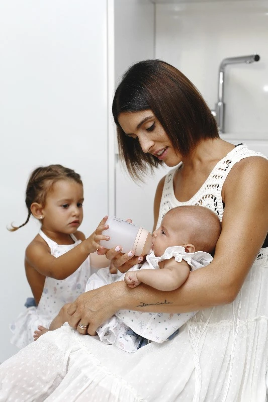 Suavinex Zero.Zero Anti-Colic Medium Flow Zuigfles 270ml SXZBRF050012 4 Suavinex Zero.Zero Anti-Colic Medium Flow Zuigfles 270ml SXZBRF050012 - Afbeelding 4