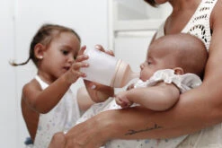 Suavinex Zero.Zero Anti-Colic Medium Flow Zuigfles 270ml SXZBRF050012 16 Suavinex Zero.Zero Anti-Colic Medium Flow Zuigfles 270ml SXZBRF050012 -Babyproducten Winkel suavinex zer .zer anti colic zuigfles 7 2