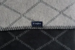 Zaffiro Antraciet & Grijs Ruitjes 75 X 100 Cm Wiegdeken 40795 7 Zaffiro Antraciet & Grijs Ruitjes 75 X 100 Cm Wiegdeken 40795 -Babyproducten Winkel zaffiro deken ruit antraciet grijs ea1 3