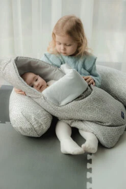 Zaffiro Graphite Leaves Voedingskussen 1050 -Babyproducten Winkel zaffiro graphite leaves voedingskussen 1050 1 1